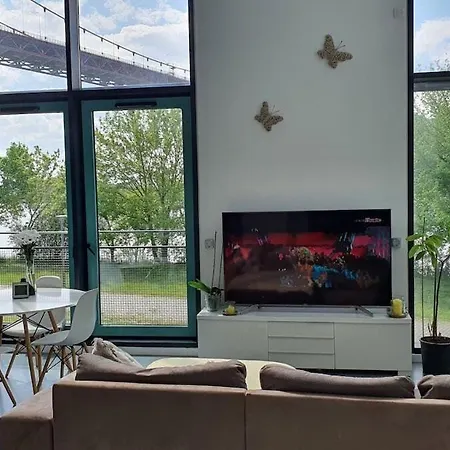 Homestay Aux Portes De Bordeaux *