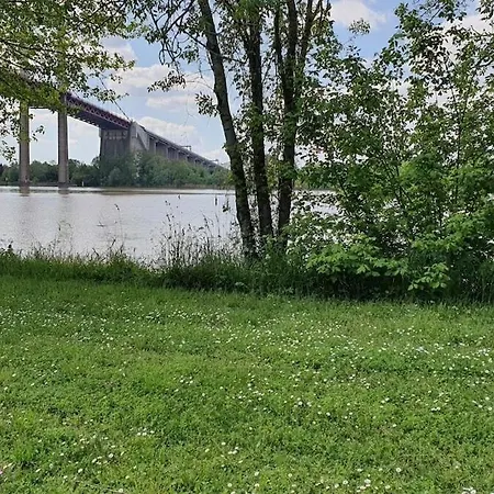Aux Portes De Bordeaux לורמון